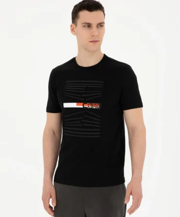 BLACK T-SHIRT