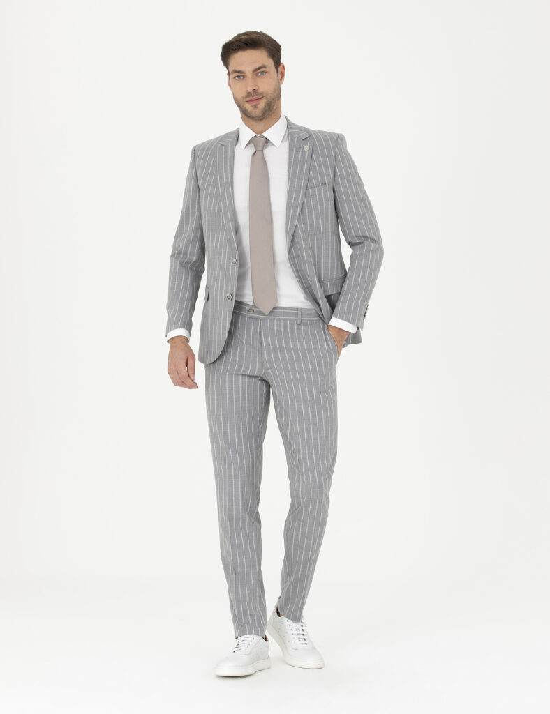 LIGHT GREY SUIT