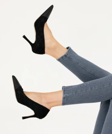 BLACK HIGH HEELS