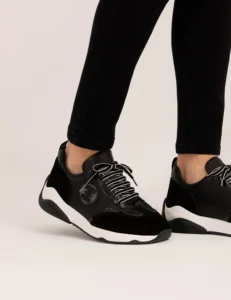 BLACK SNEAKERS - Black