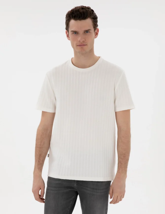 WHITE T-SHIRT