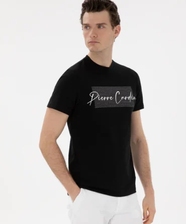BLACK T-SHIRT
