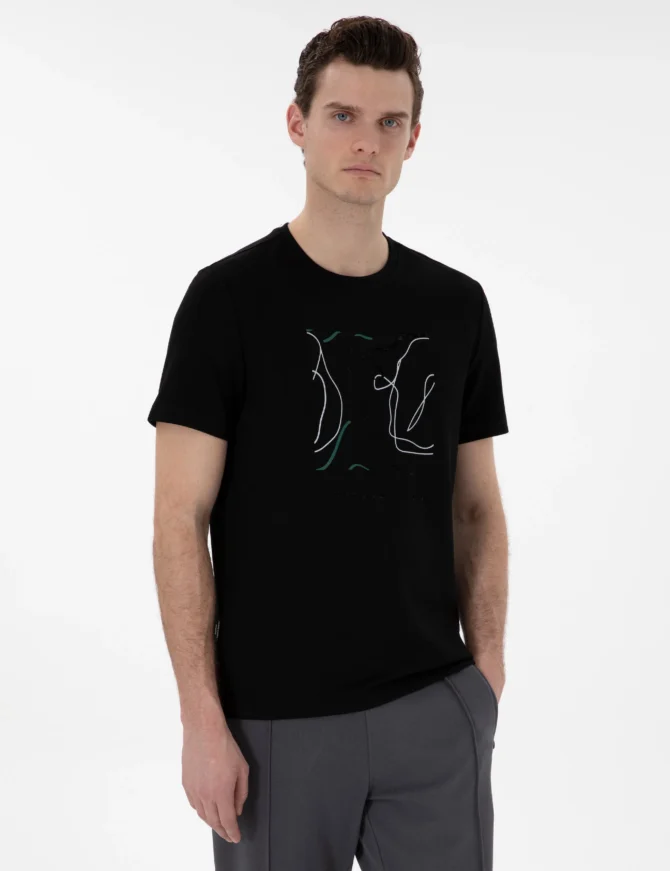 BLACK T-SHIRT