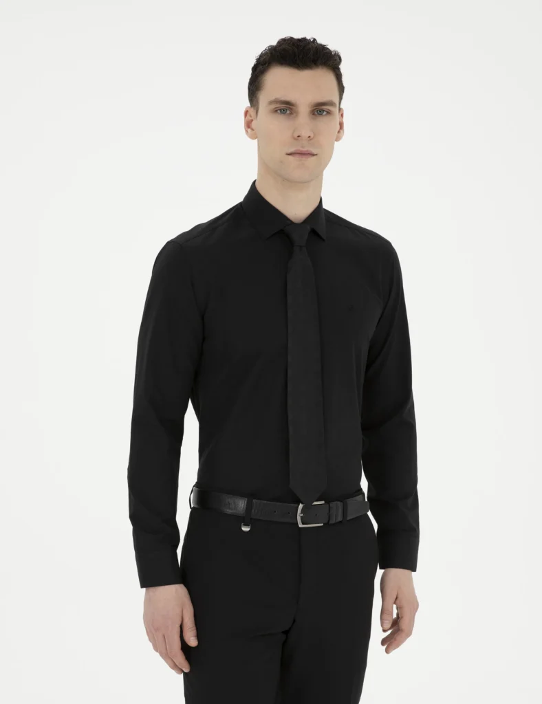 BLACK LONGSLEEVE CLASSIC SHIRT