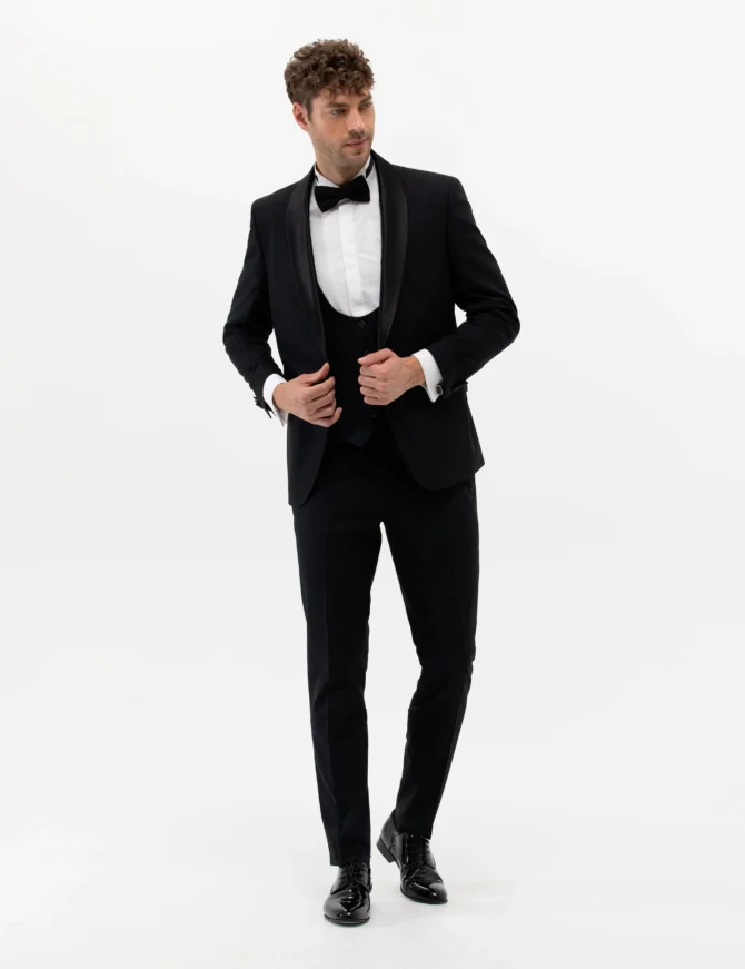 NAVY BLUE GROOM TUXEDO