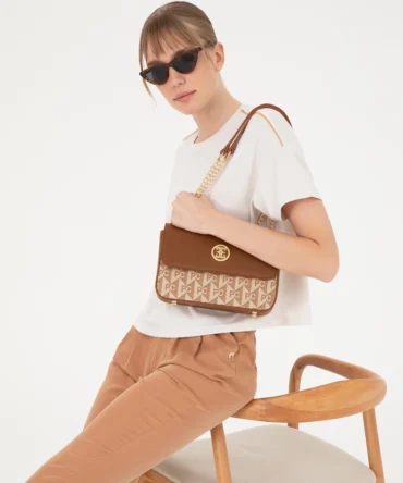 WOMAN BROWN BAG