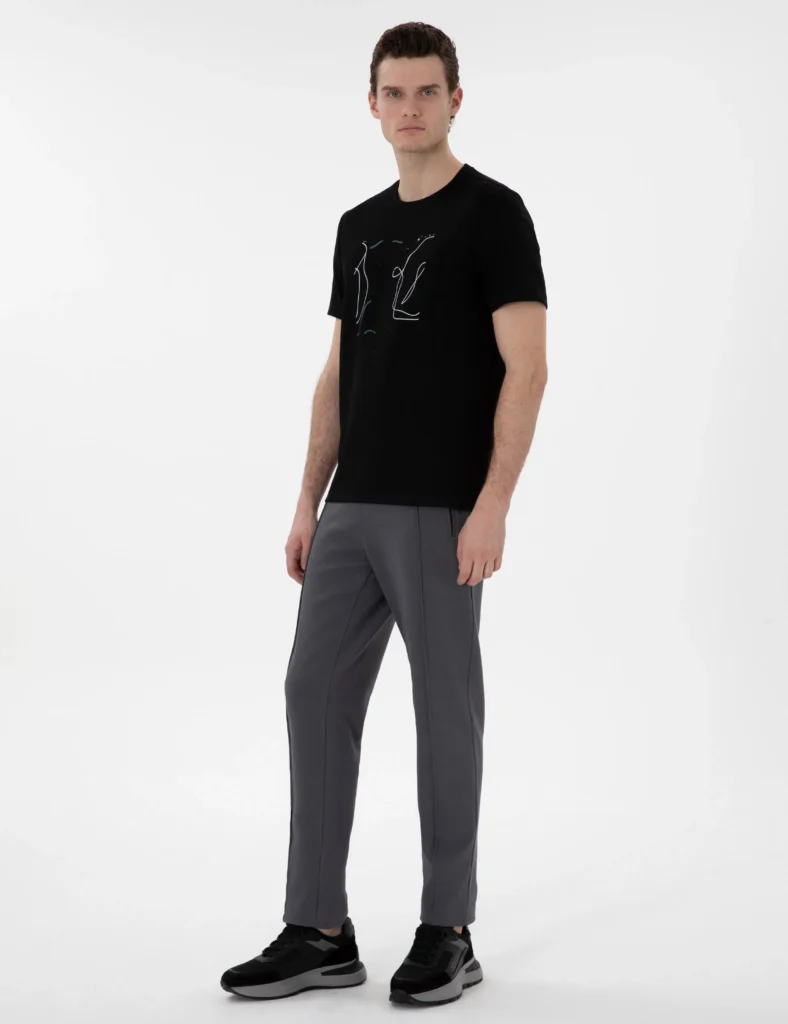 BLACK T-SHIRT thumbnail 3
