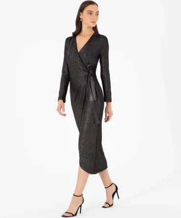 WOMAN BLACK DRESS