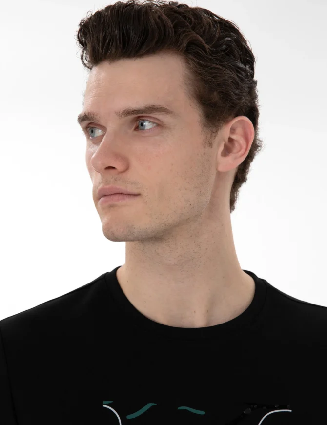 BLACK T-SHIRT - Image 4