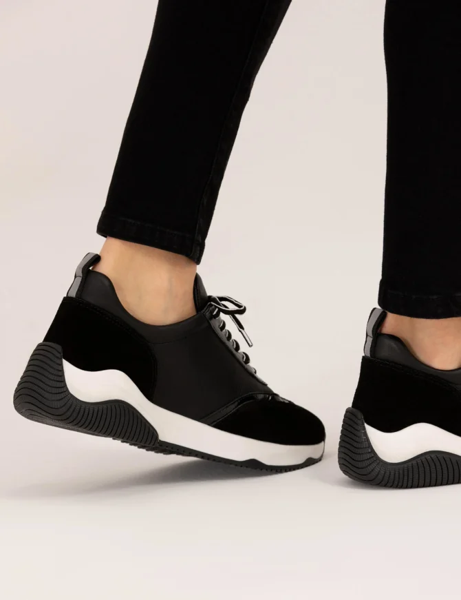 BLACK SNEAKERS - Image 2