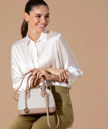 WOMAN CREAM HANDBAG