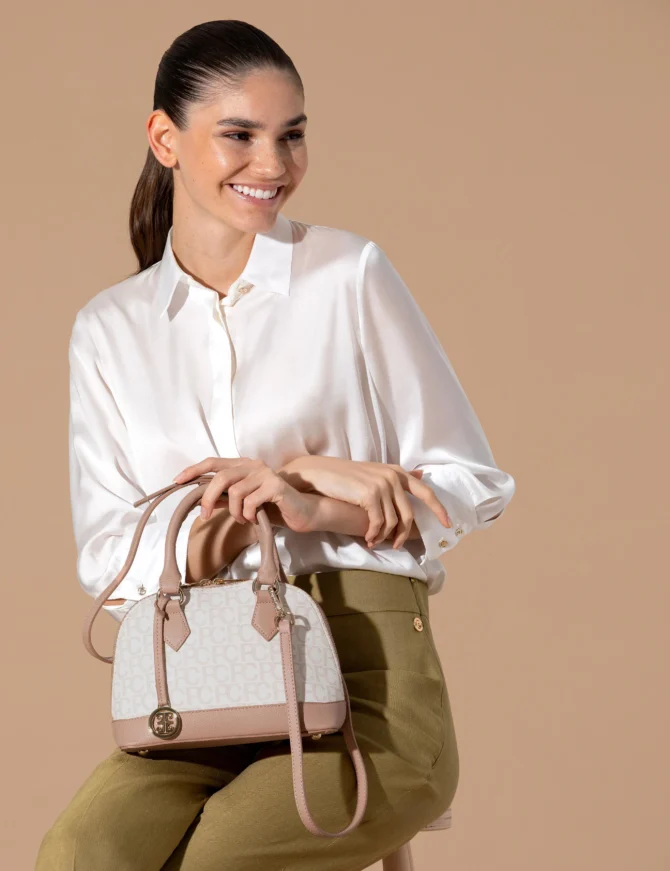 WOMAN CREAM HANDBAG